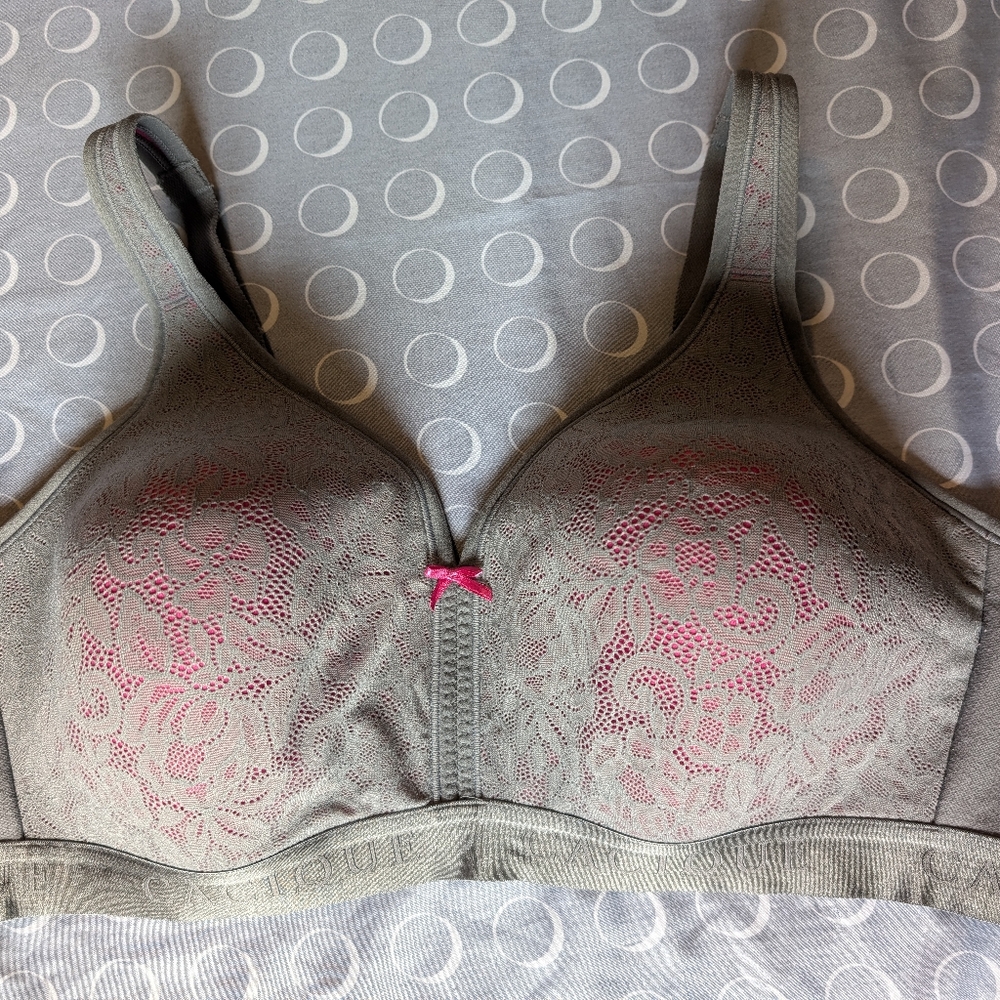 Cacique Gray & Pink Lace Bra 44C